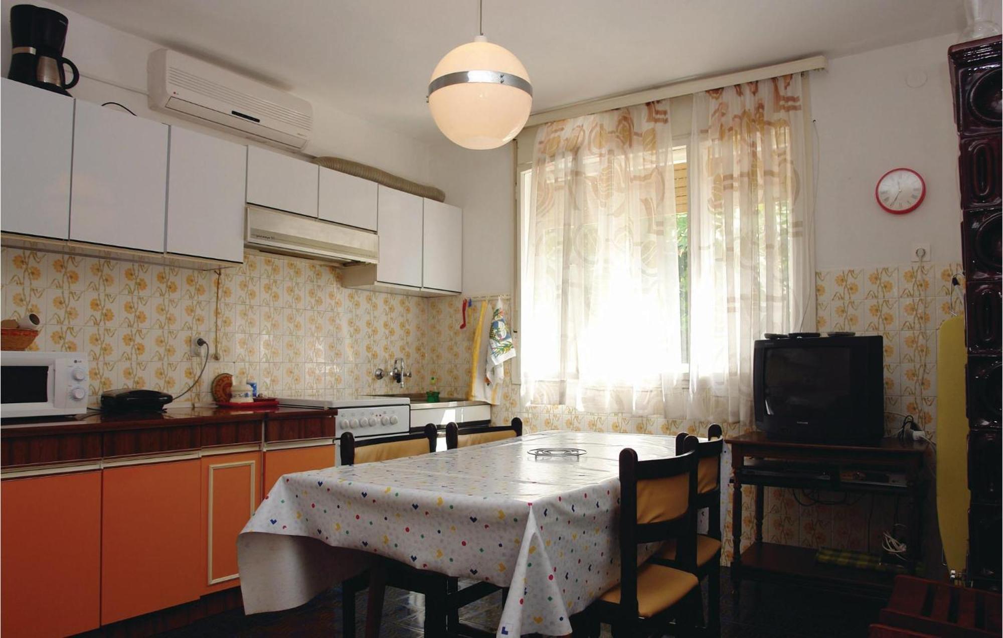 Stunning Apartment In Pula With Kitchen מראה חיצוני תמונה
