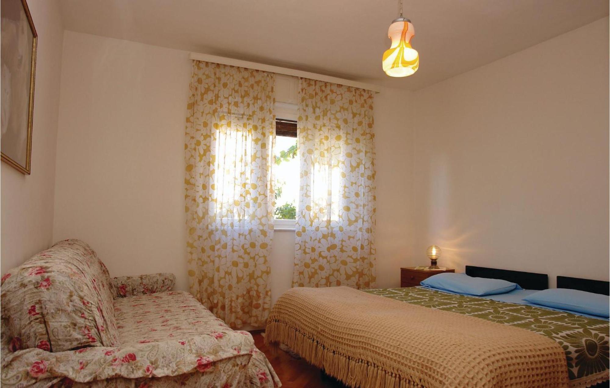 Stunning Apartment In Pula With Kitchen מראה חיצוני תמונה