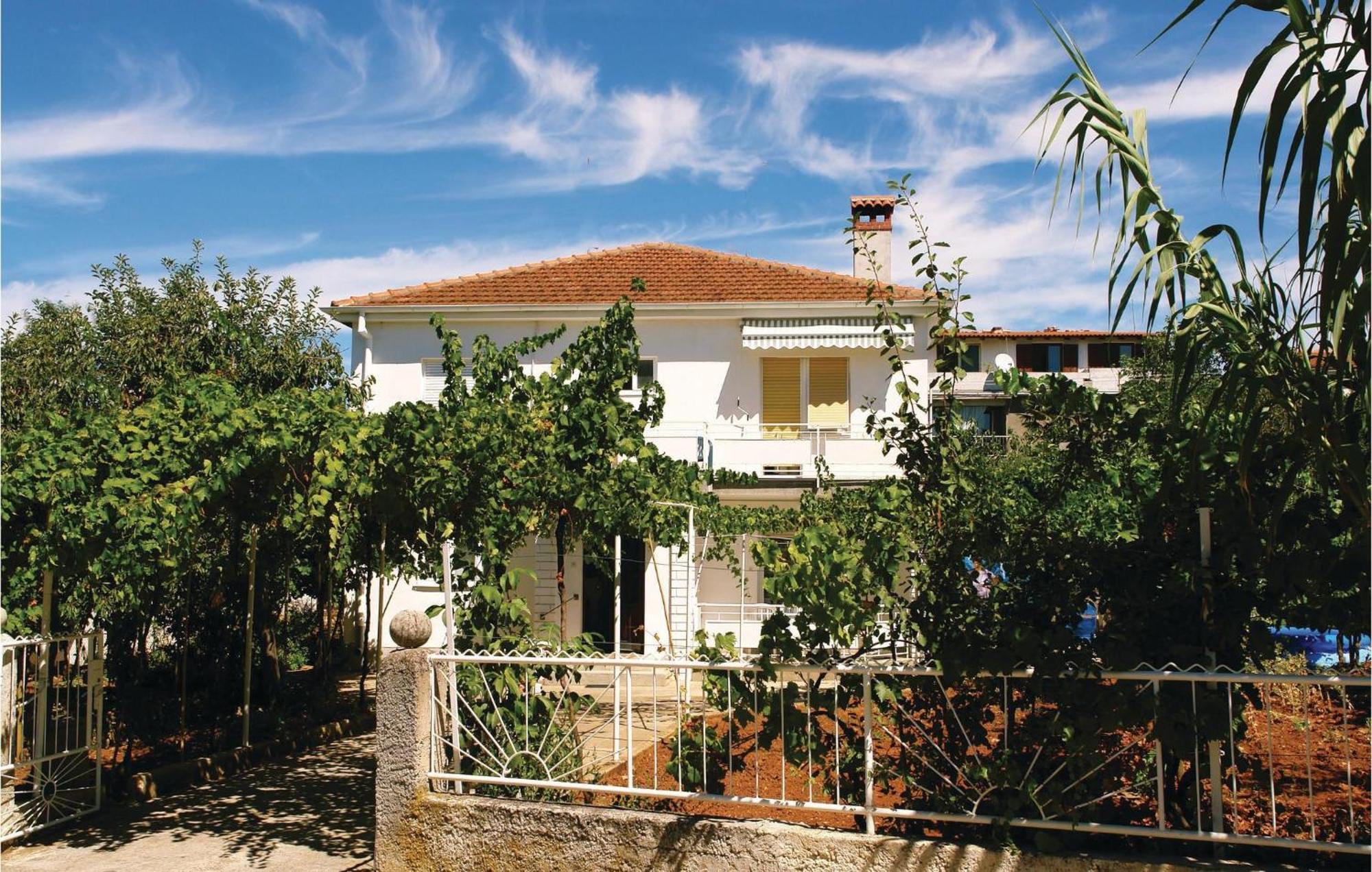 Stunning Apartment In Pula With Kitchen מראה חיצוני תמונה