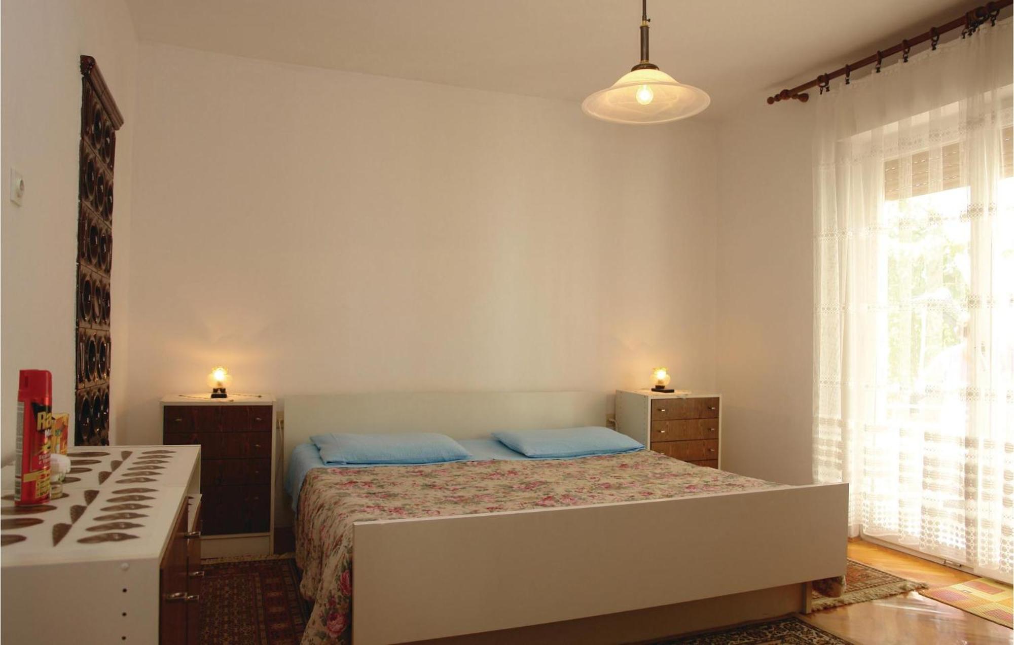 Stunning Apartment In Pula With Kitchen מראה חיצוני תמונה